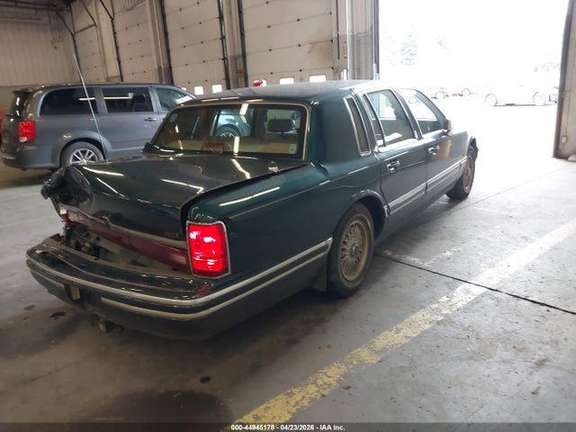 Aukcja sprzedaży 1994 Lincoln Town Car Signature/tournament, vin: 1LNLM82W2RY710741, numer aukcji: 44945178
