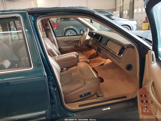 Aukcja sprzedaży 1994 Lincoln Town Car Signature/tournament, vin: 1LNLM82W2RY710741, numer aukcji: 44945178