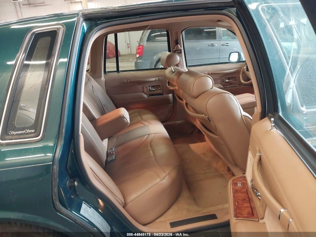 Aukcja sprzedaży 1994 Lincoln Town Car Signature/tournament, vin: 1LNLM82W2RY710741, numer aukcji: 44945178