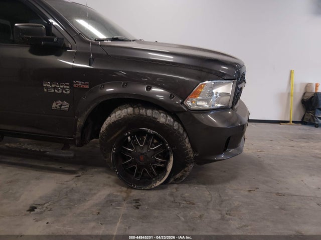 Продаж на аукціоні авто 2017 Ram 1500 Express  4x4 5'7 Box, vin: 1C6RR7KT0HS516699, номер лоту: 44945201