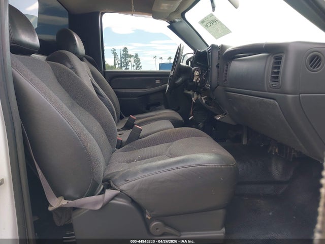 Auction sale of the 2005 Chevrolet Silverado K2500 Heavy Duty, vin: 1GBHK24U05E236166, lot number: 44945230