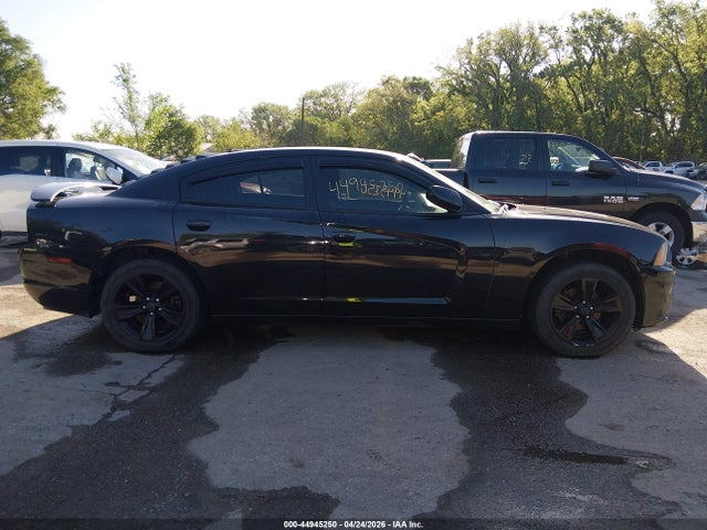 2014 Dodge Charger Sxt მანქანა იყიდება აუქციონზე, vin: 2C3CDXHG8EH338703, აუქციონის ნომერი: 44945250