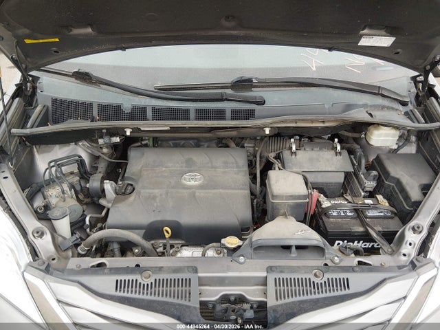 44945264 :رقم المزاد ، 5TDDK3DC7ES082136 vin ، 2014 Toyota Sienna Xle 7 Passenger مزاد بيع