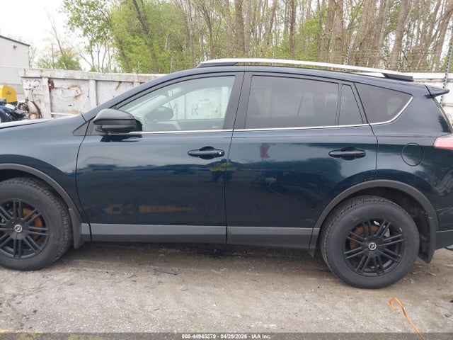 44945279 :رقم المزاد ، 2T3BFREV6HW564419 vin ، 2017 Toyota Rav4 Le مزاد بيع