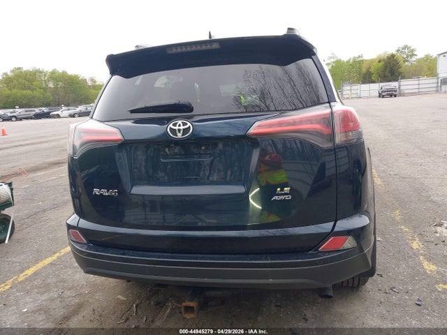44945279 :رقم المزاد ، 2T3BFREV6HW564419 vin ، 2017 Toyota Rav4 Le مزاد بيع