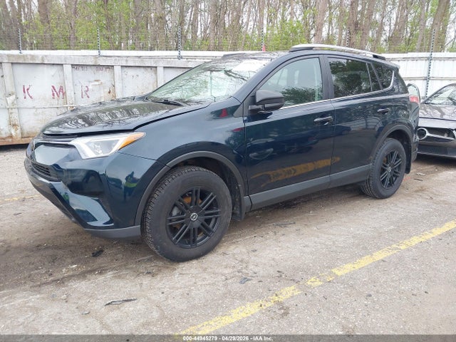 44945279 :رقم المزاد ، 2T3BFREV6HW564419 vin ، 2017 Toyota Rav4 Le مزاد بيع