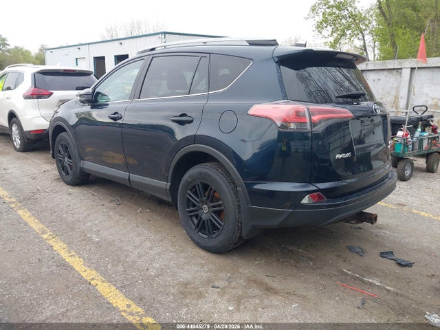 44945279 :رقم المزاد ، 2T3BFREV6HW564419 vin ، 2017 Toyota Rav4 Le مزاد بيع
