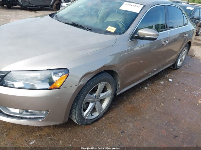 2015 Volkswagen Passat 1.8t Limited Edition მანქანა იყიდება აუქციონზე, vin: 1VWAS7A32FC083094, აუქციონის ნომერი: 44945291