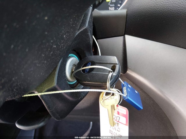 44945310 :رقم المزاد ، 1FMCU0HD0JUB85701 vin ، 2018 Ford Escape Sel مزاد بيع
