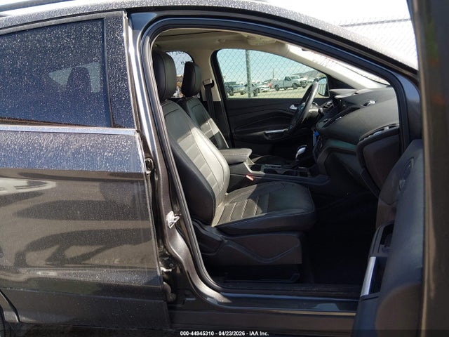 44945310 :رقم المزاد ، 1FMCU0HD0JUB85701 vin ، 2018 Ford Escape Sel مزاد بيع