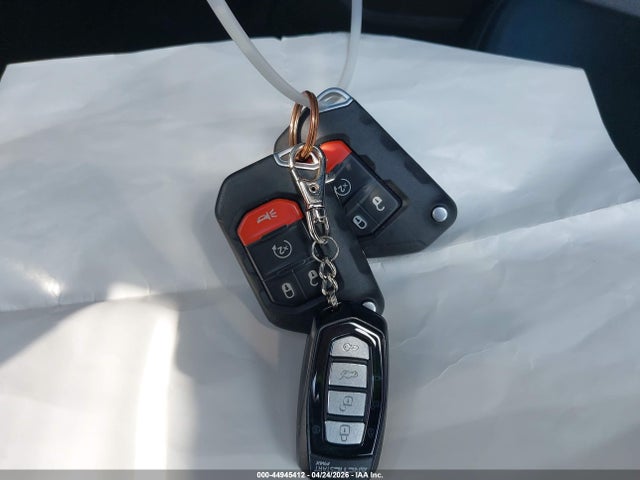 44945412 :رقم المزاد ، 1C4HJXEN8MW807883 vin ، 2021 Jeep Wrangler Unlimited Sahara Altitude 4x4 مزاد بيع