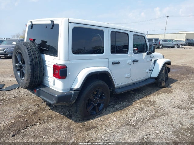 44945412 :رقم المزاد ، 1C4HJXEN8MW807883 vin ، 2021 Jeep Wrangler Unlimited Sahara Altitude 4x4 مزاد بيع
