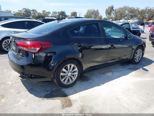 Продажа на аукционе авто 2017 Kia Forte S, vin: 3KPFL4A7XHE077529, номер лота: 44945430