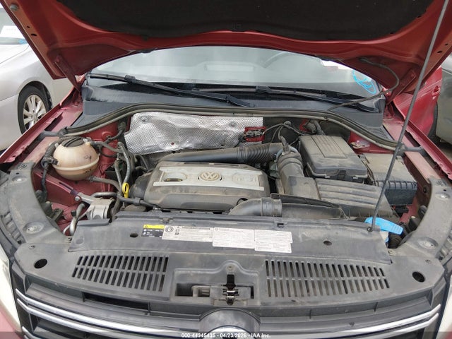 WVGBV7AX3FW073475 Volkswagen TIGUAN SE