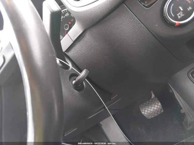 WVGBV7AX3FW073475 Volkswagen TIGUAN SE