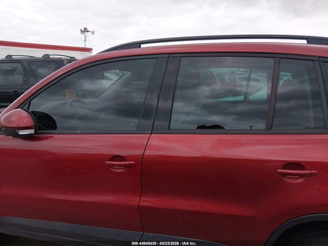 WVGBV7AX3FW073475 Volkswagen TIGUAN SE