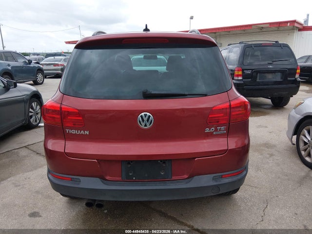 WVGBV7AX3FW073475 Volkswagen TIGUAN SE
