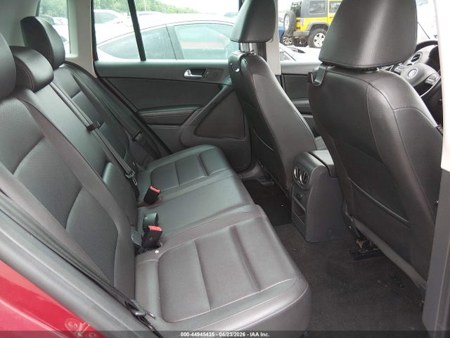 WVGBV7AX3FW073475 Volkswagen TIGUAN SE
