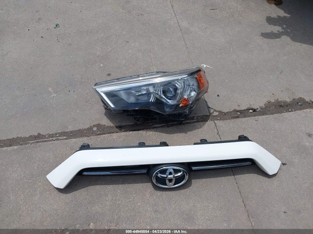 44945554 :رقم المزاد ، JTEMU5JR4N6051730 vin ، 2022 Toyota 4runner Sr5 مزاد بيع