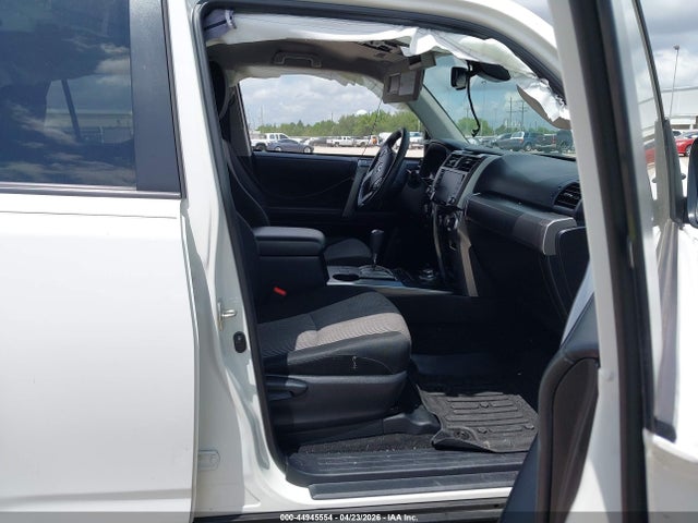 44945554 :رقم المزاد ، JTEMU5JR4N6051730 vin ، 2022 Toyota 4runner Sr5 مزاد بيع