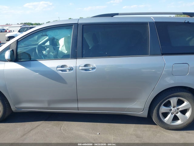Aukcja sprzedaży 2015 Toyota Sienna Le 8 Passenger, vin: 5TDKK3DC8FS657725, numer aukcji: 44945598