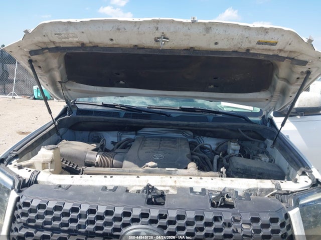 Продажа на аукционе авто 2020 Toyota Tundra Sr5, vin: 5TFDY5F12LX907559, номер лота: 44945728
