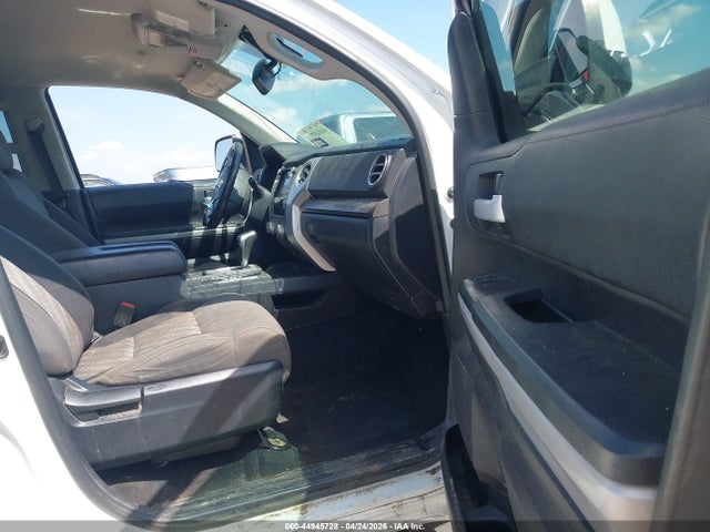 Продажа на аукционе авто 2020 Toyota Tundra Sr5, vin: 5TFDY5F12LX907559, номер лота: 44945728