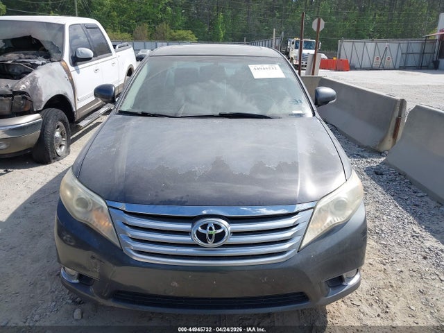 44945732 :رقم المزاد ، 4T1BK3DB6BU381375 vin ، 2011 Toyota Avalon مزاد بيع