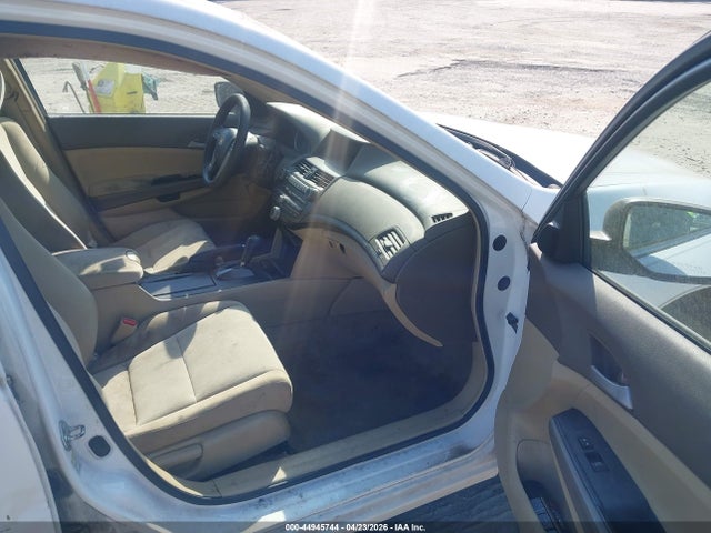 44945744 :رقم المزاد ، 1HGCP26409A135258 vin ، 2009 Honda Accord 2.4 Lx-p مزاد بيع