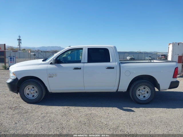 3C6RR7KG2MG713555 RAM 1500 Classic Tradesman 4x4 5&#039;7 Box