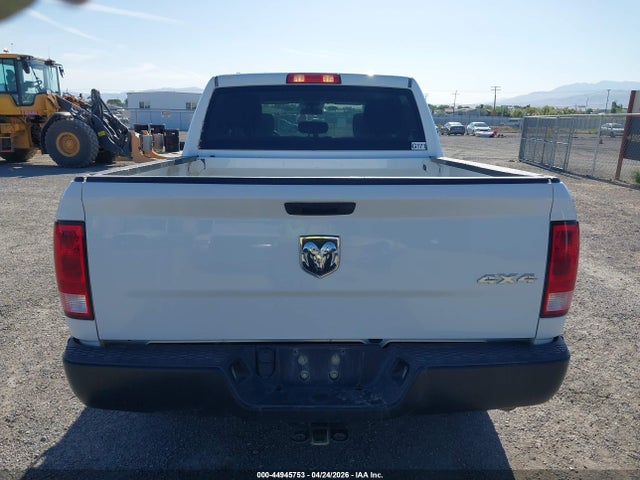 3C6RR7KG2MG713555 RAM 1500 Classic Tradesman 4x4 5&#039;7 Box