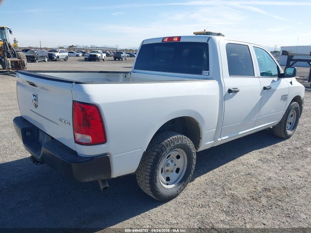 3C6RR7KG2MG713555 RAM 1500 Classic Tradesman 4x4 5&#039;7 Box