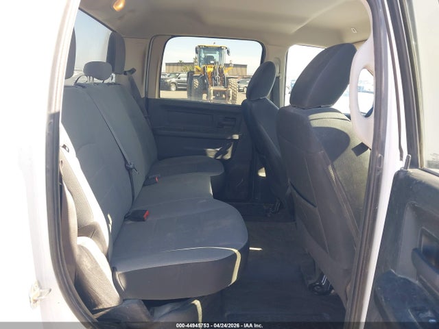 3C6RR7KG2MG713555 RAM 1500 Classic Tradesman 4x4 5&#039;7 Box
