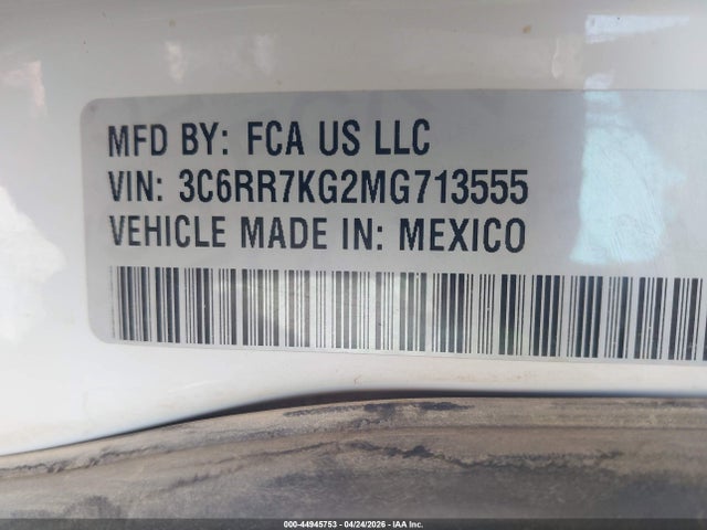 3C6RR7KG2MG713555 RAM 1500 Classic Tradesman 4x4 5&#039;7 Box