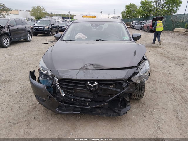 3MZBN1V3XJM251168 Mazda Mazda3 Touring