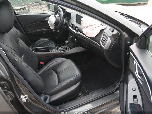 3MZBN1V3XJM251168 Mazda Mazda3 Touring