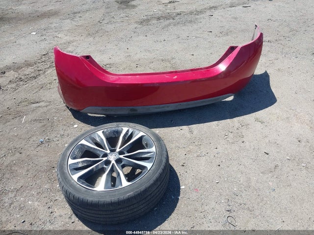 2T1BURHE8KC172433 Toyota COROLLA SE
