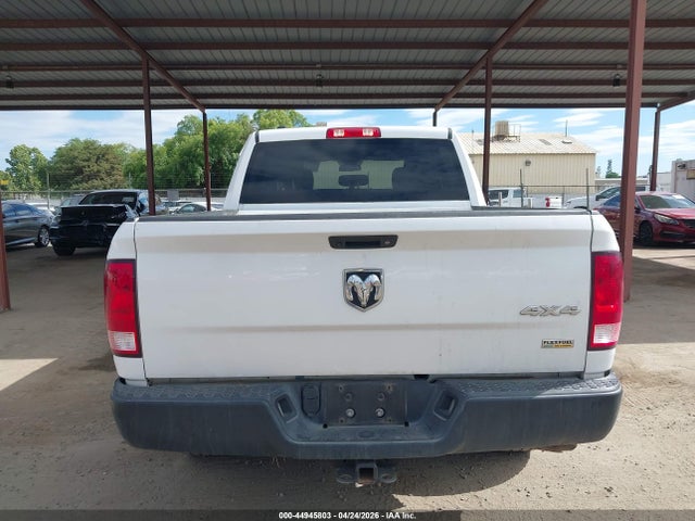 1C6RR7KG1JS300501 RAM 1500 Tradesman 4x4 5&#039;7 Box