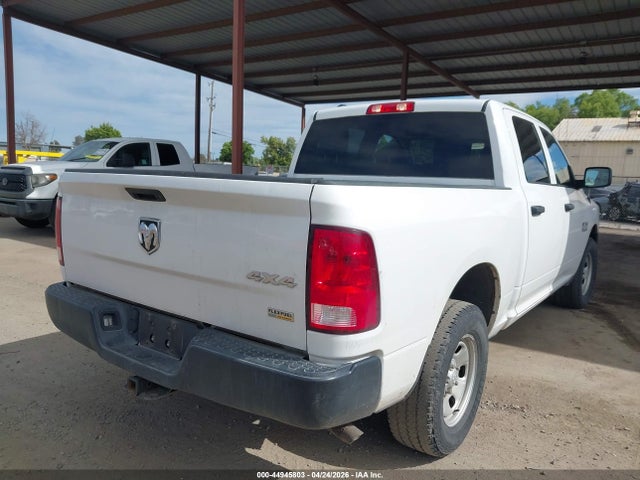 1C6RR7KG1JS300501 RAM 1500 Tradesman 4x4 5&#039;7 Box