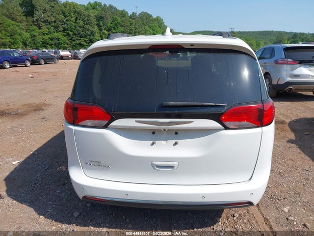 Продажа на аукционе авто 2017 Chrysler Pacifica Touring-l, vin: 2C4RC1BG2HR748572, номер лота: 44945807