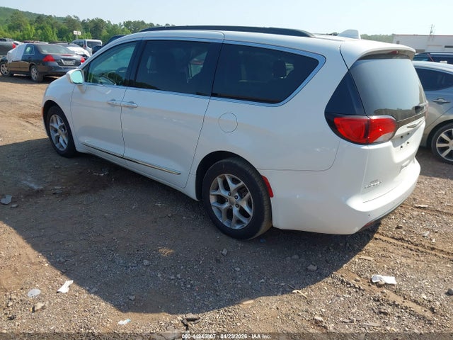 Продажа на аукционе авто 2017 Chrysler Pacifica Touring-l, vin: 2C4RC1BG2HR748572, номер лота: 44945807