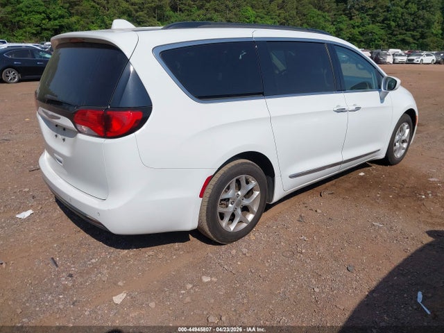 Продажа на аукционе авто 2017 Chrysler Pacifica Touring-l, vin: 2C4RC1BG2HR748572, номер лота: 44945807