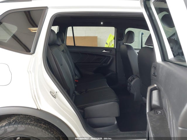 2022 Volkswagen Tiguan 2.0t Se R-line Black მანქანა იყიდება აუქციონზე, vin: 3VV8B7AX1NM072252, აუქციონის ნომერი: 44945827