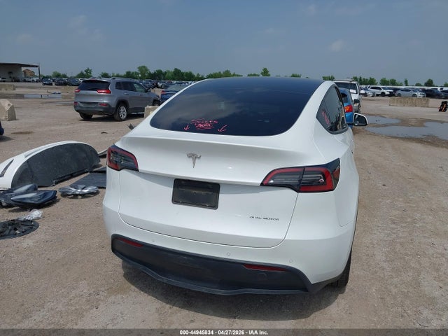 Продажа на аукционе авто 2022 Tesla Model Y Long Range Dual Motor All-wheel Drive, vin: 7SAYGAEE6NF388775, номер лота: 44945834