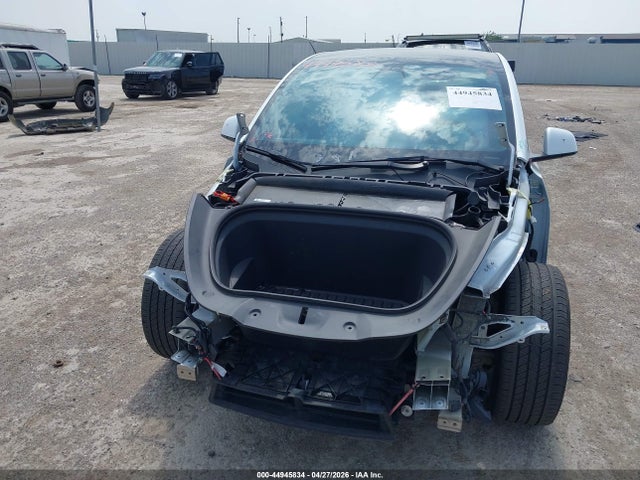 Продажа на аукционе авто 2022 Tesla Model Y Long Range Dual Motor All-wheel Drive, vin: 7SAYGAEE6NF388775, номер лота: 44945834