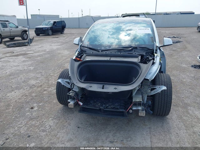 Продажа на аукционе авто 2022 Tesla Model Y Long Range Dual Motor All-wheel Drive, vin: 7SAYGAEE6NF388775, номер лота: 44945834