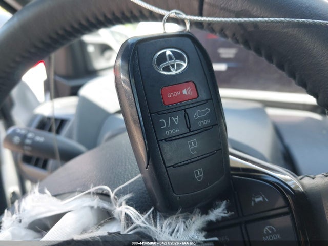 Продаж на аукціоні авто 2023 Toyota Bz4x Limited, vin: JTMABACAXPA007616, номер лоту: 44945860