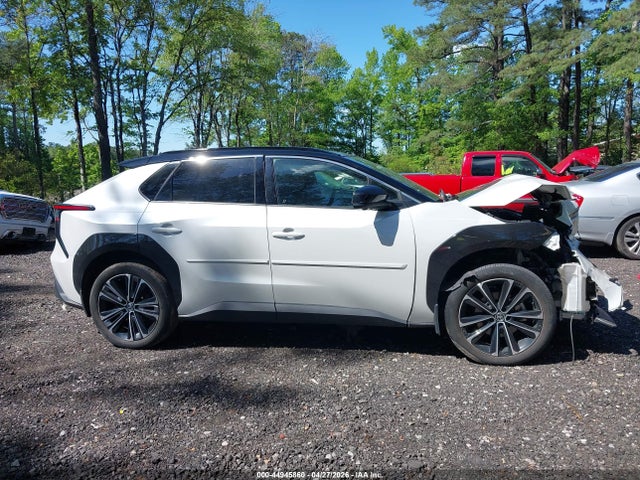 Продаж на аукціоні авто 2023 Toyota Bz4x Limited, vin: JTMABACAXPA007616, номер лоту: 44945860