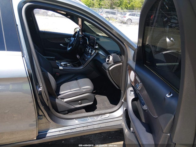 44945910 :رقم المزاد ، WDC0G4KB6JV078556 vin ، 2018 Mercedes-benz Glc 300 4matic مزاد بيع