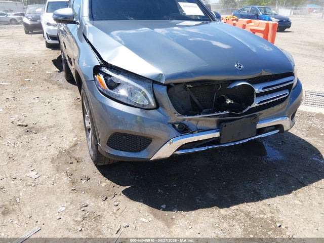 44945910 :رقم المزاد ، WDC0G4KB6JV078556 vin ، 2018 Mercedes-benz Glc 300 4matic مزاد بيع